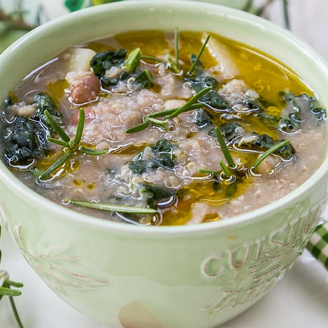 Slow Cooker Kale and Quinoa Soup