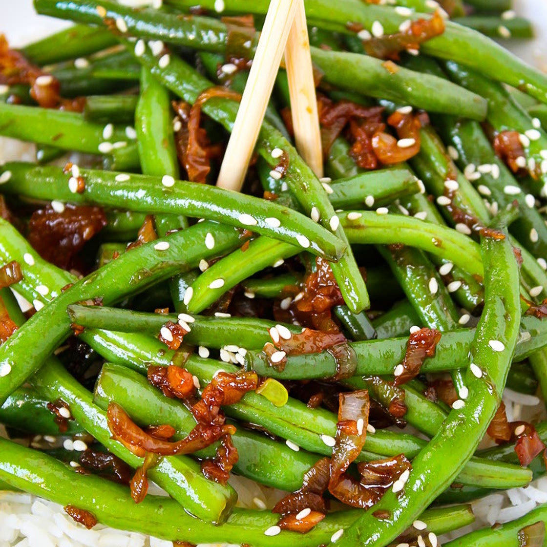 Asian Garlic Green Beans (Easy!)