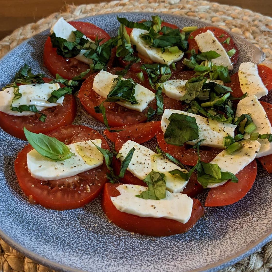 Heirloom Tomato Basil Mozzarella Salad