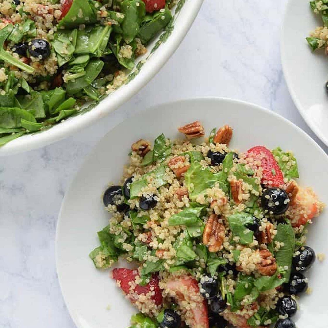 Quinoa Salad with Spinach and Berries