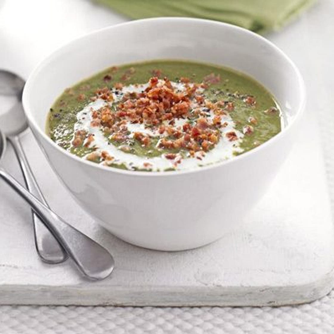 Creamy lentil & spinach soup with bacon