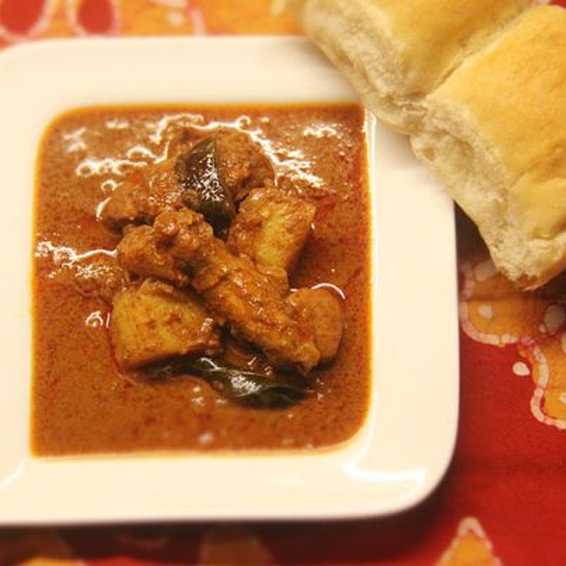 Kerala-Style Chicken (Nadan Khozi Curry) Recipe