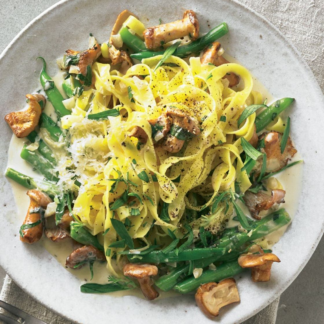 Tagliatelle mit Bohnen und Pfifferlingen