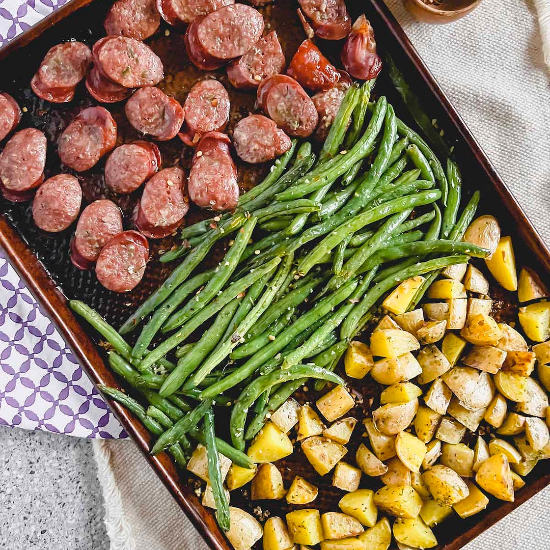 Sheet Pan Sausage, Potatoes and Green Beans