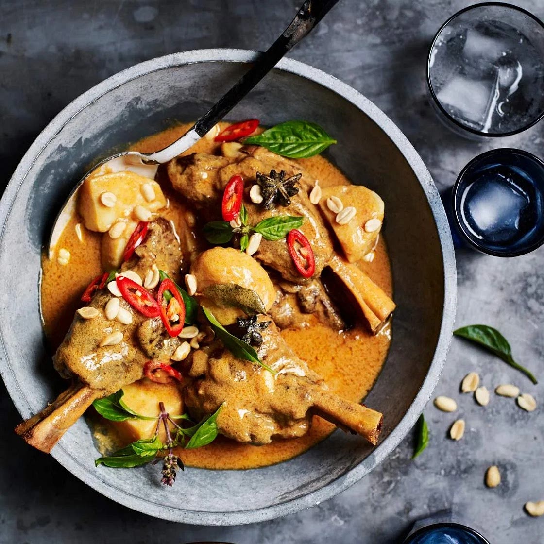 Slow cooker massaman lamb shanks