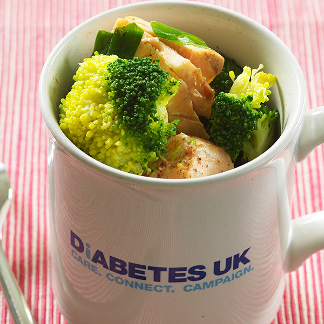 Microwave mug: Sesame salmon and broccoli