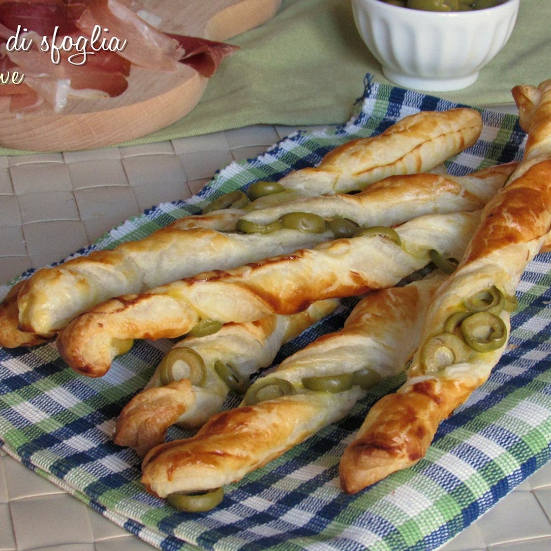 Grissini di sfoglia alle olive