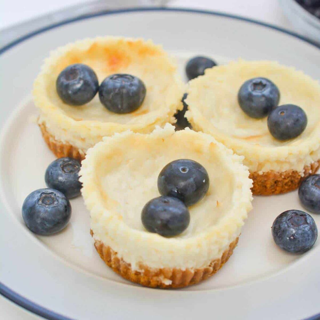 Mini Baked Vegan Cheesecake