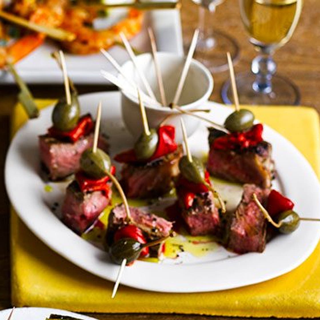 Seared beef, grilled pepper & caper berry