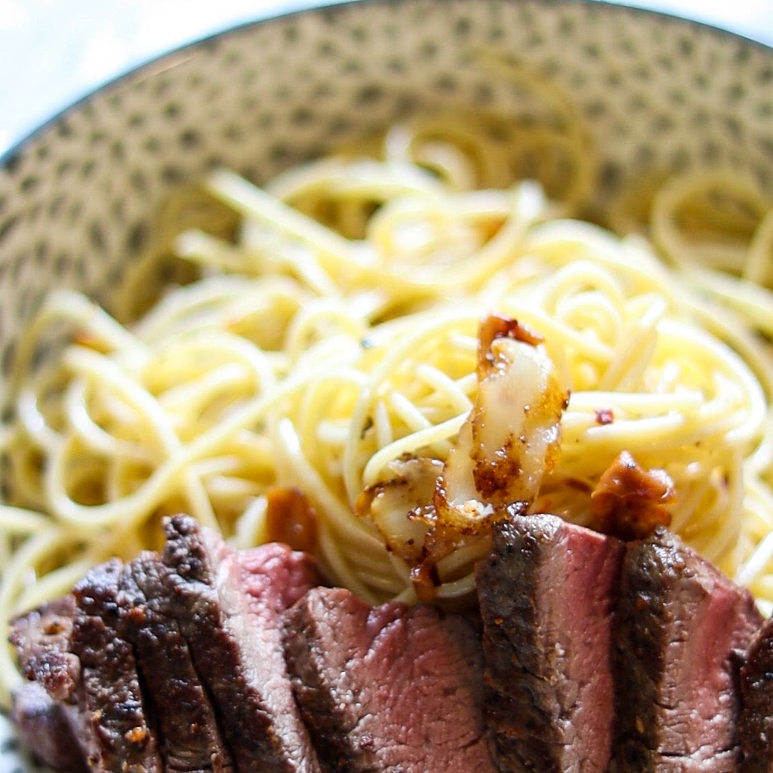 Spaghetti Aglio e Olio with steak