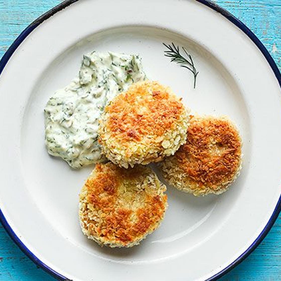 Little crab cakes & herby tartare