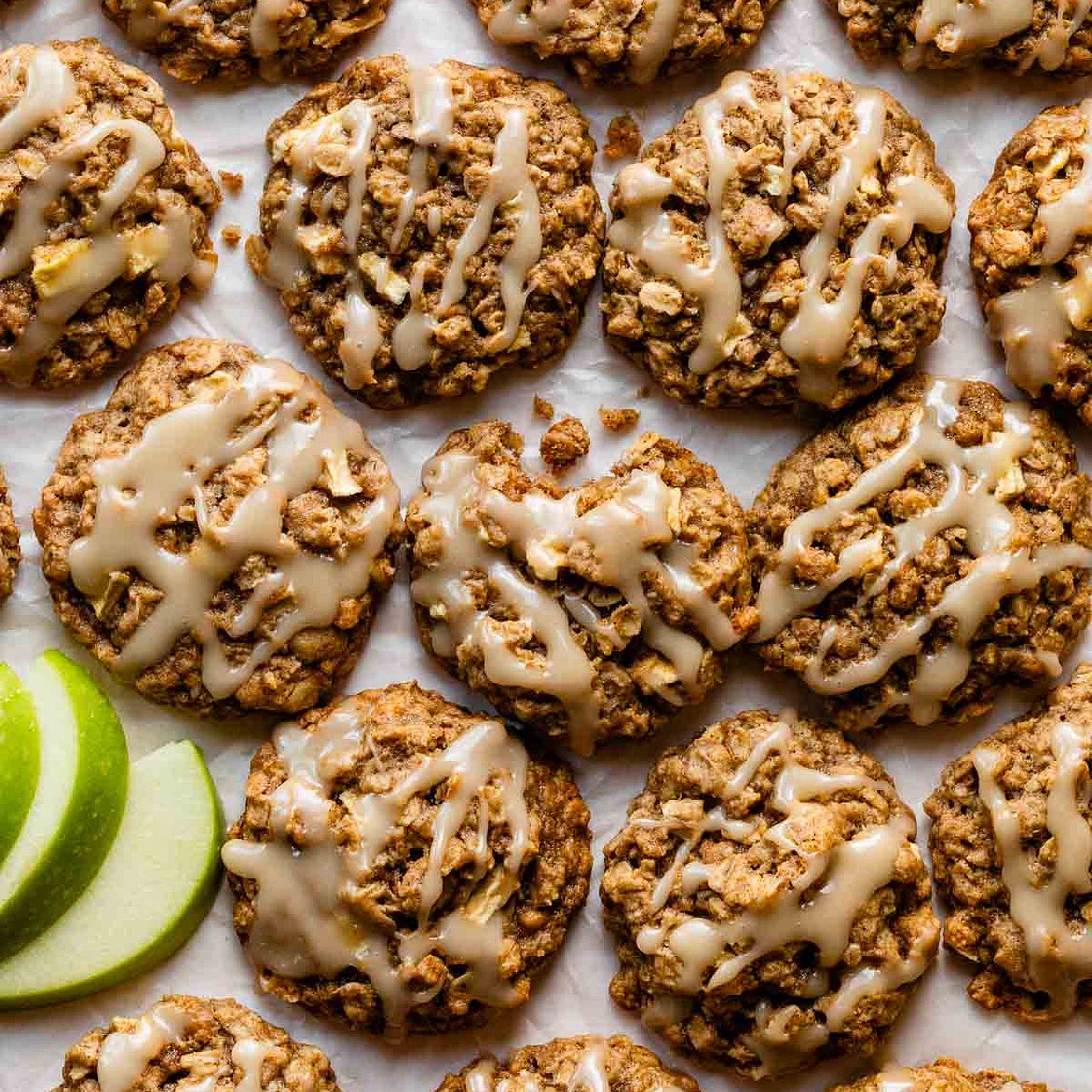 Apple Cinnamon Oatmeal Cookies