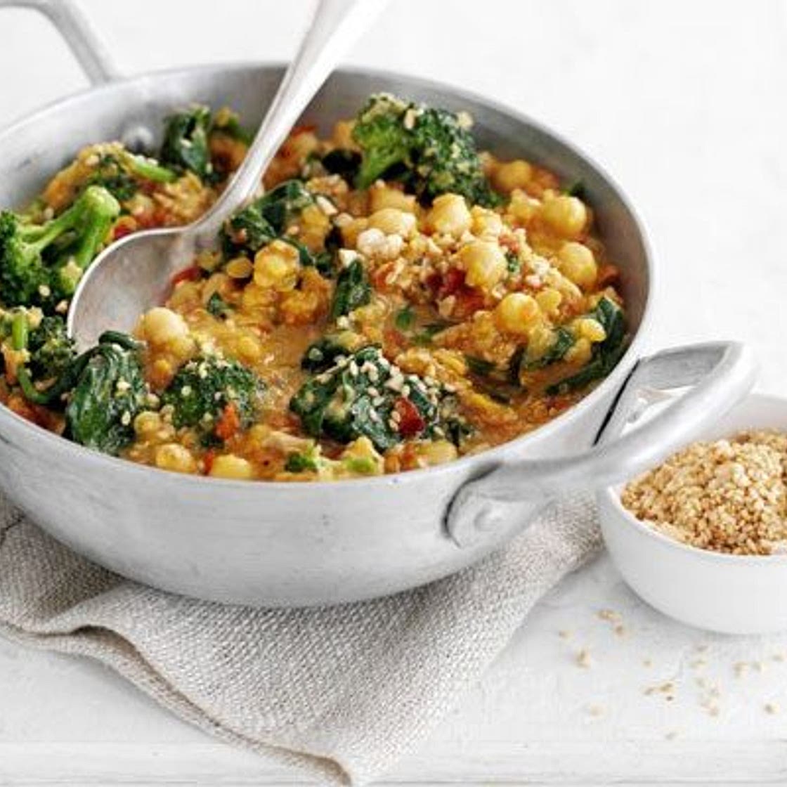 Chickpea, tomato & spinach curry