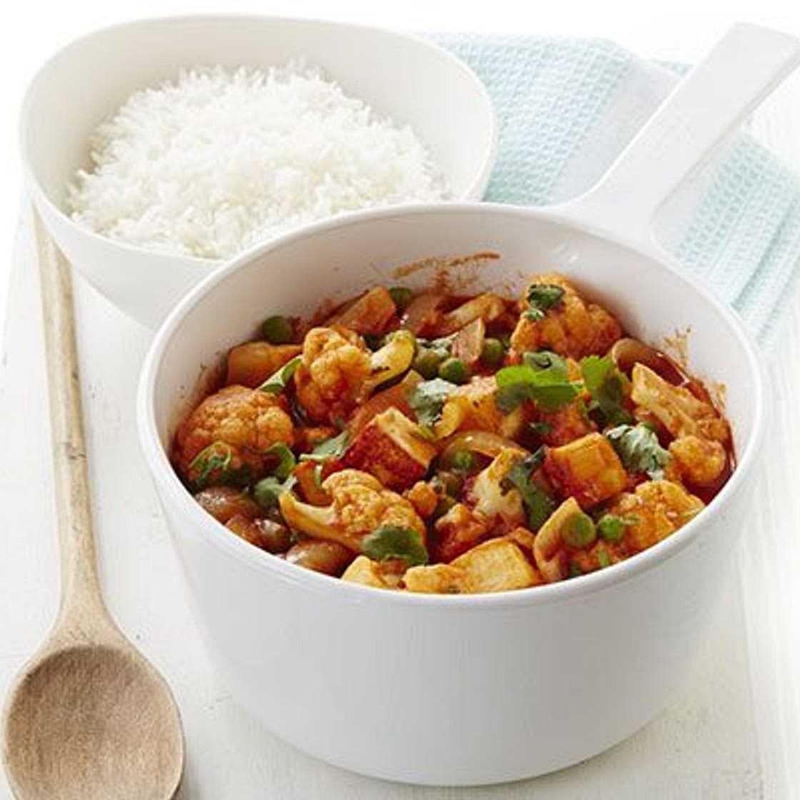 Cauliflower, paneer & pea curry