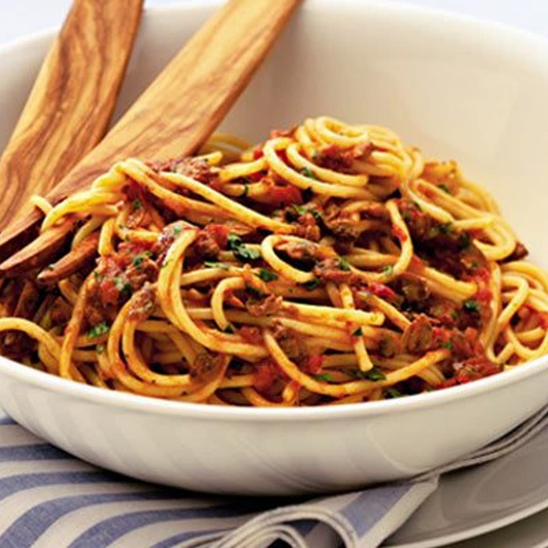 Speedy spaghetti with clams