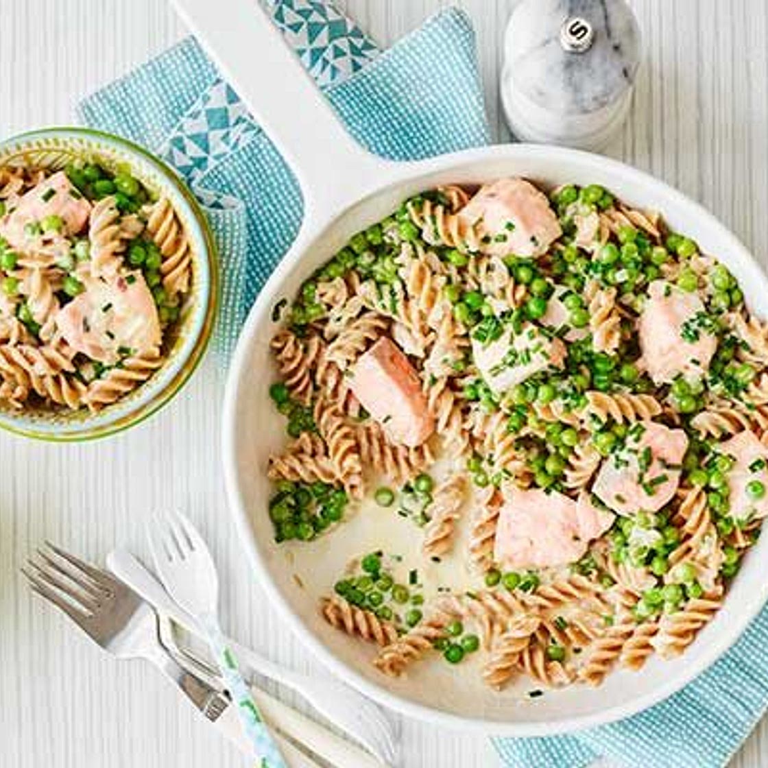 Pasta with salmon & peas
