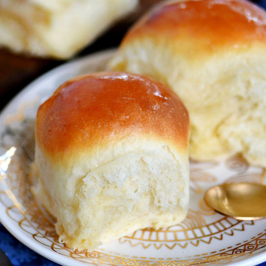 The BEST Dinner Rolls