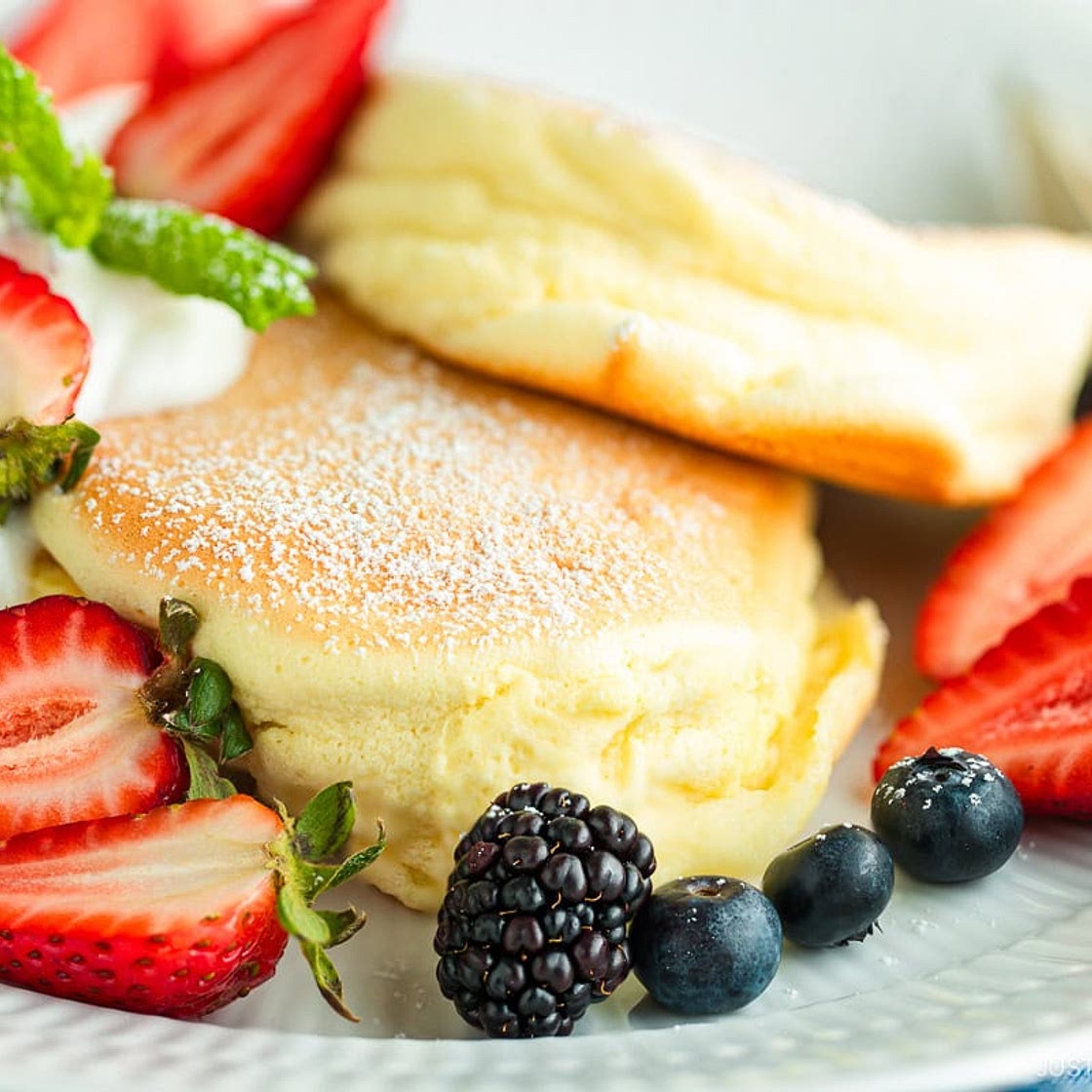 Fluffy Japanese Soufflé Pancakes