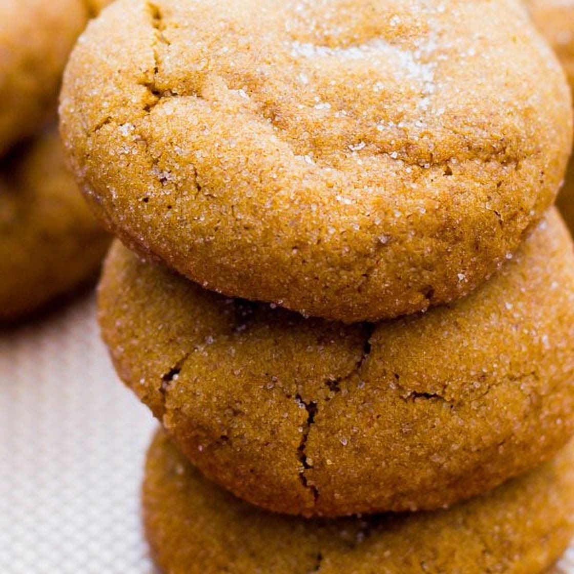Soft-Baked Gingersnap Molasses Cookies
