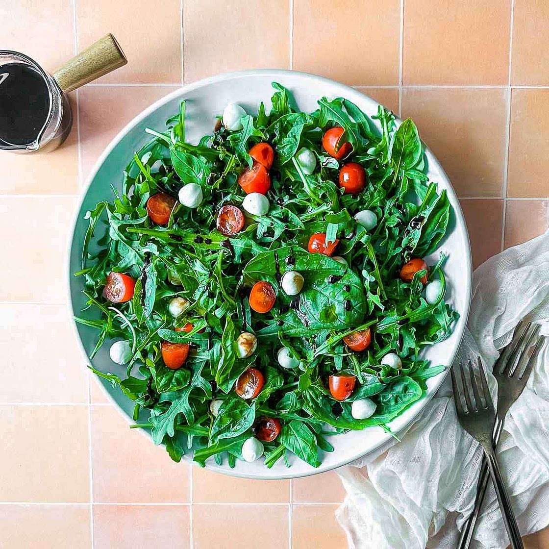 Caprese Salad with Arugula