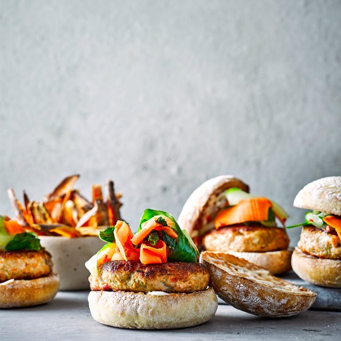 Thai green salmon burgers with sweet potato wedges