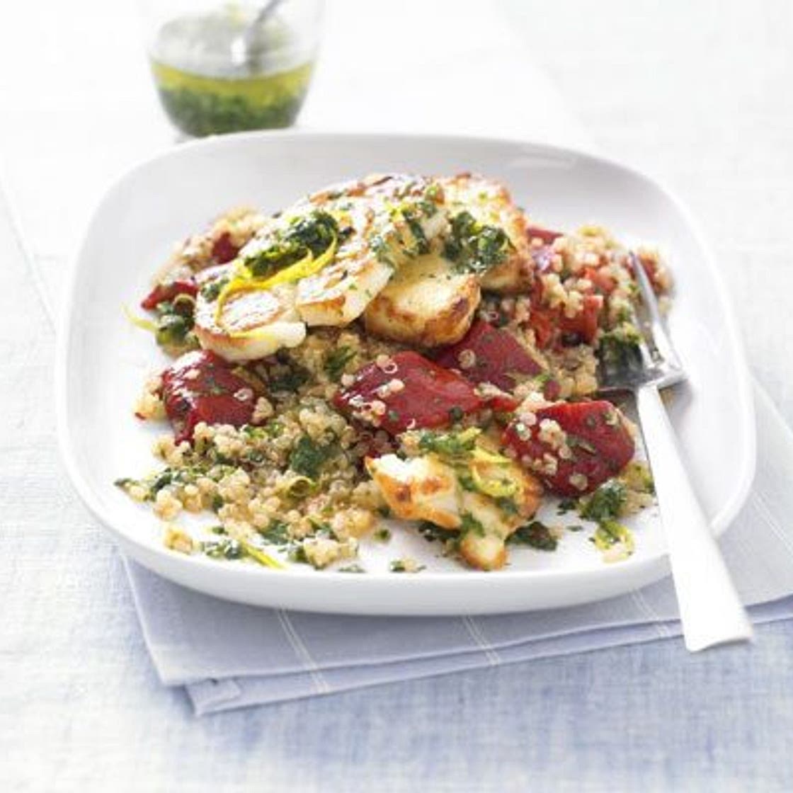 Quinoa salad with grilled halloumi