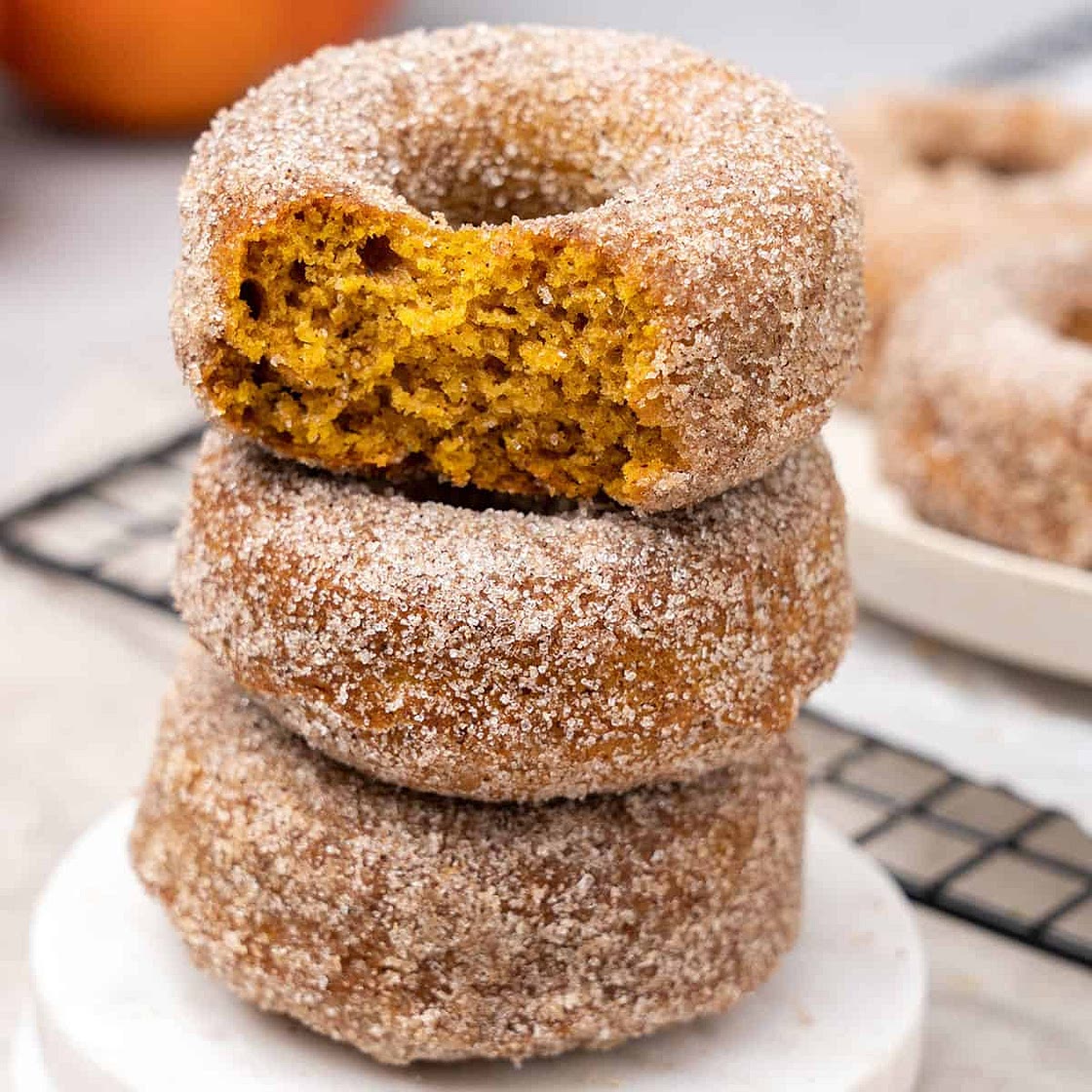Baked Pumpkin Spice Donuts (VIDEO)