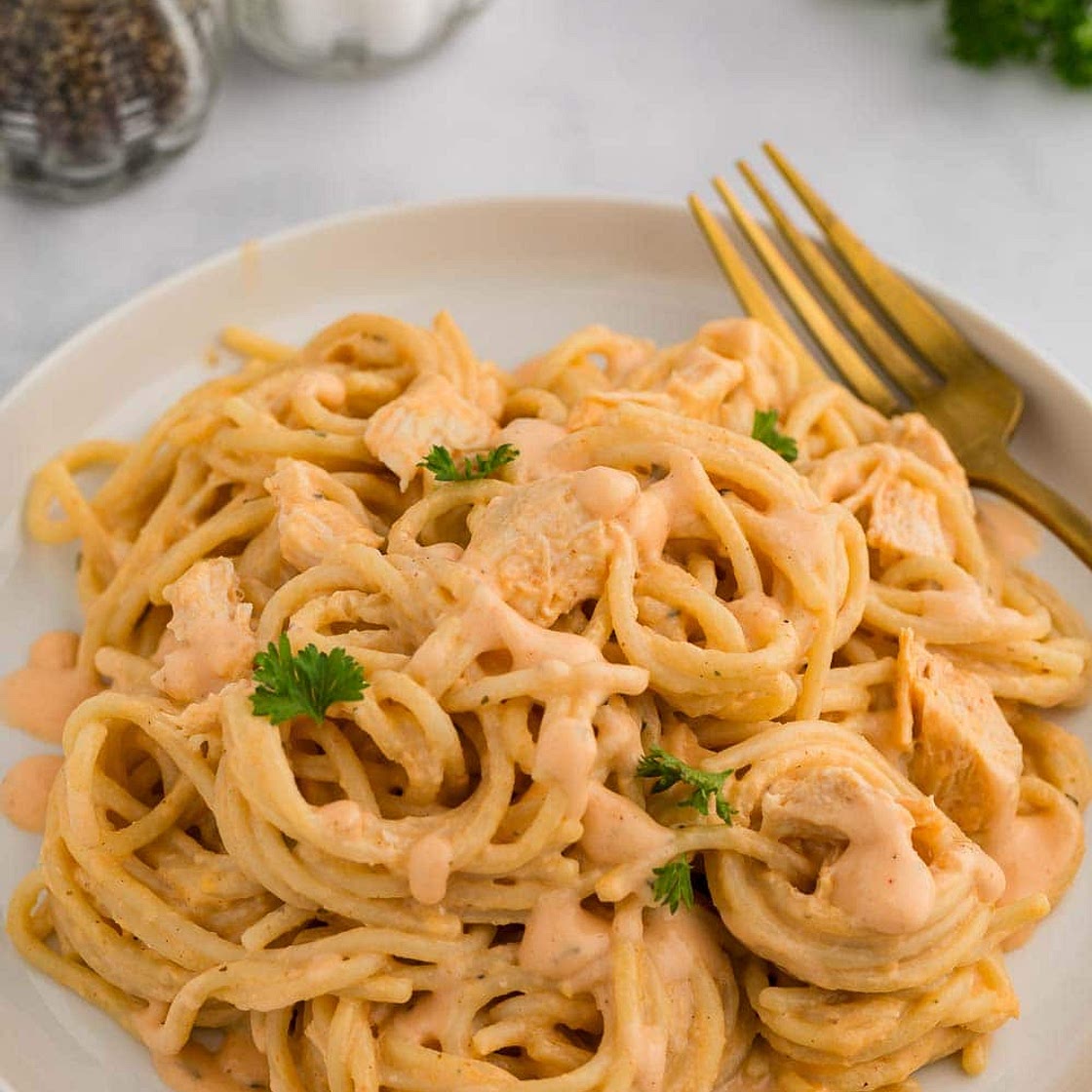 Slow Cooker Cheesy Buffalo Chicken Pasta