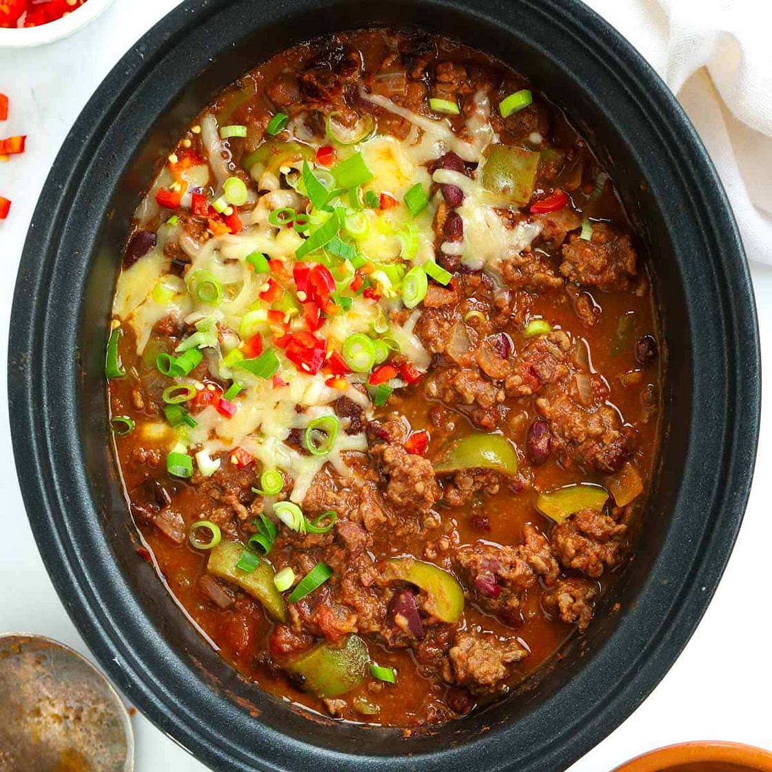Slow Cooker Chilli Con Carne {Easiest EVER Recipe!}