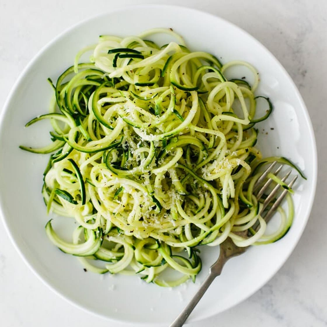 Easy Garlic Parmesan Zucchini Noodles (Zoodles)