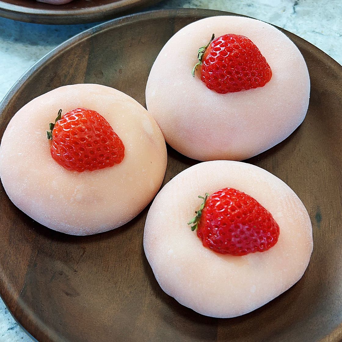 Strawberry mochi