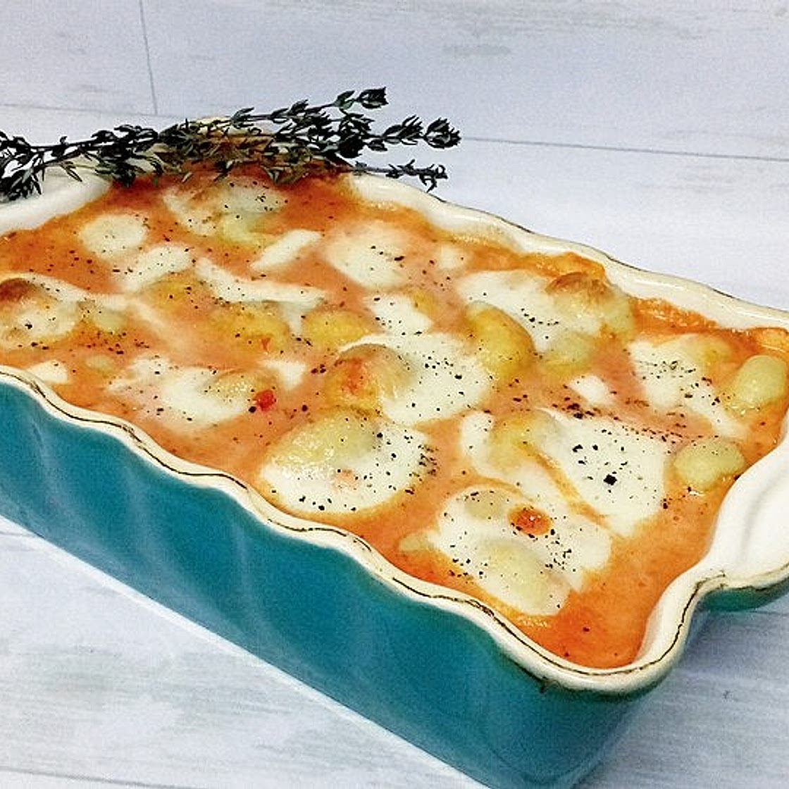 Gnocchi aus dem Ofen in Paprika-Tomaten-Sauce