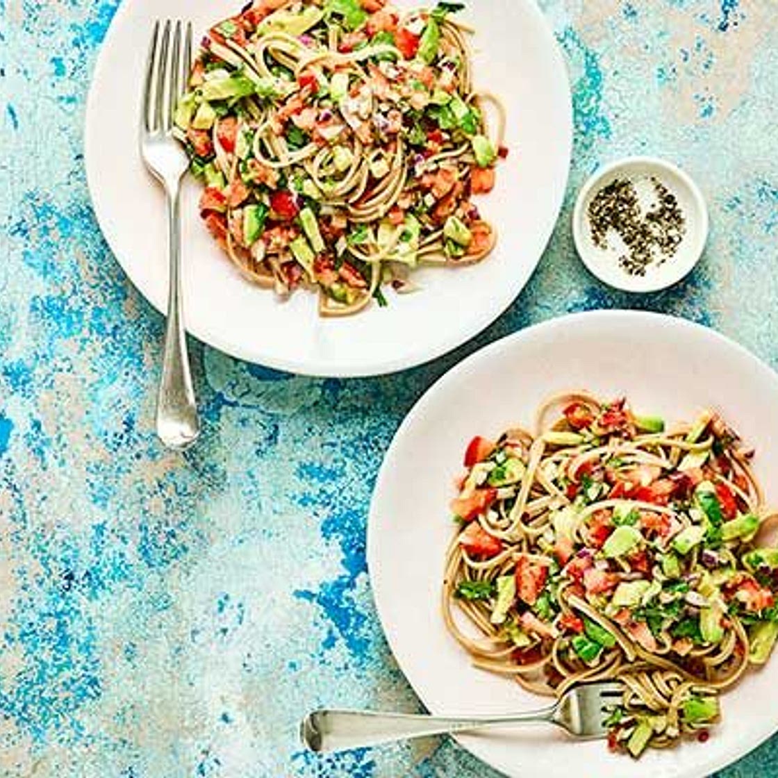 Linguine with avocado, tomato & lime