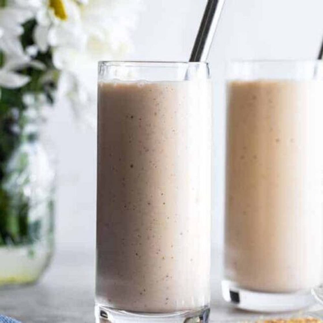 Banana-Cashew-Flax Seed Smoothie