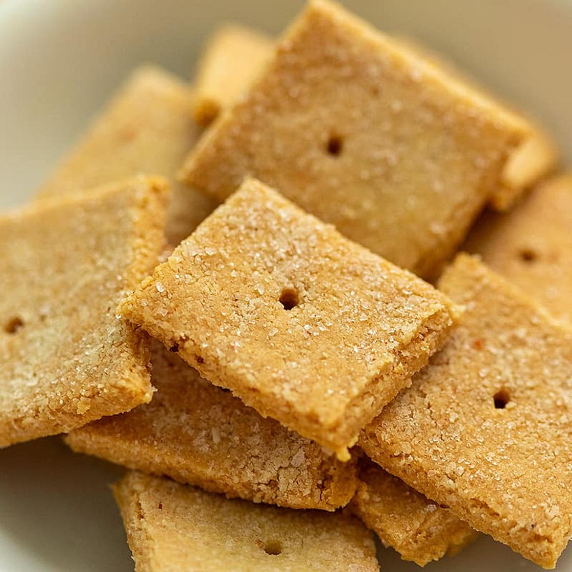 Crunchy Keto Crackers Recipe - 1 net carb for 10 crackers!