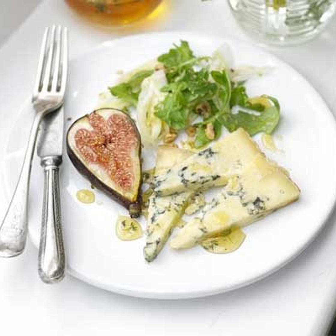 Stilton & fig salad with honey-thyme drizzle
