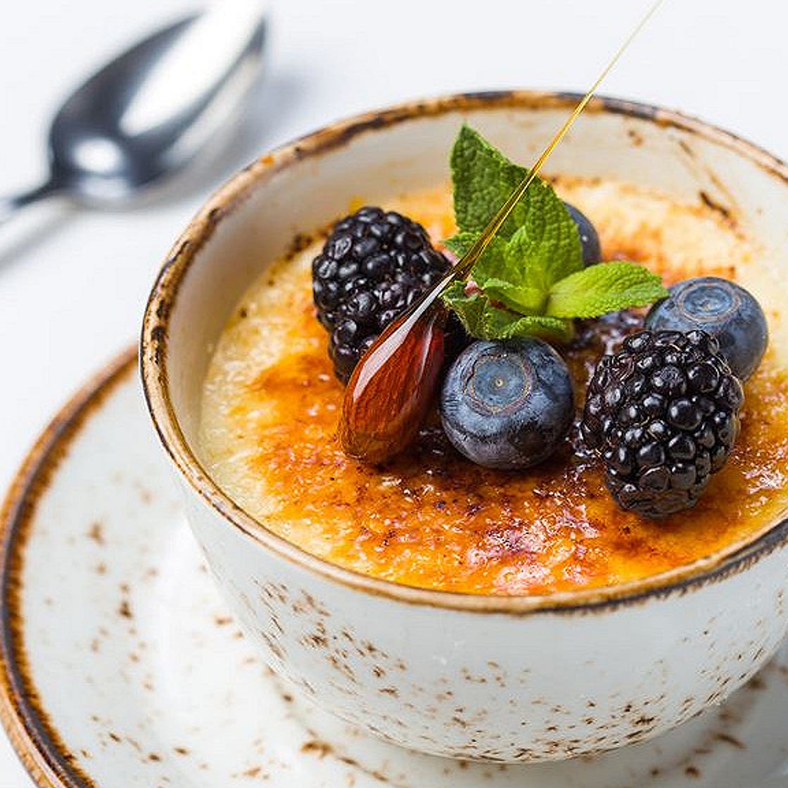 Crème brûlée sucrée au vin