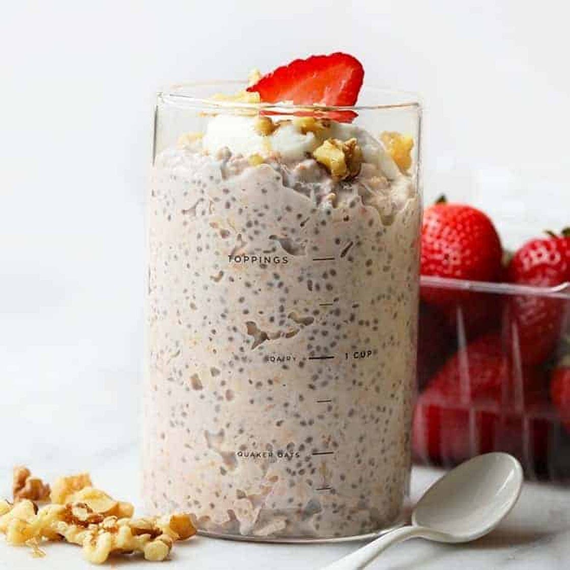 Creamy Strawberry Vanilla Overnight Oats