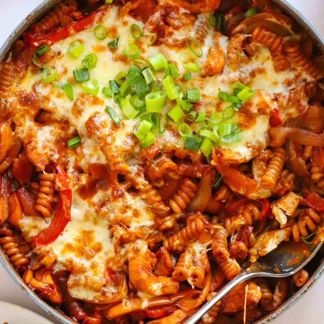 Chicken Fajita Pasta {One Pan Recipe}