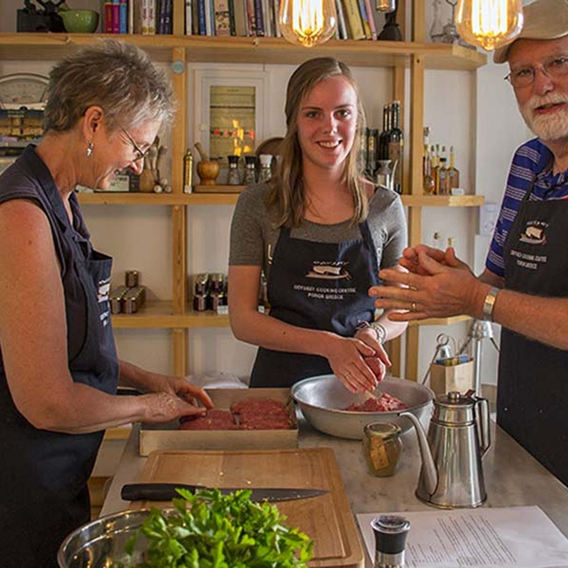 Soutzoukakia Smyrneika – meatballs in tomato sauce