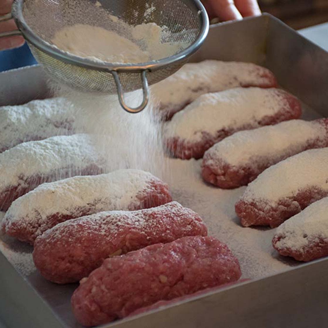 Soutzoukakia Smyrneika – meatballs in tomato sauce