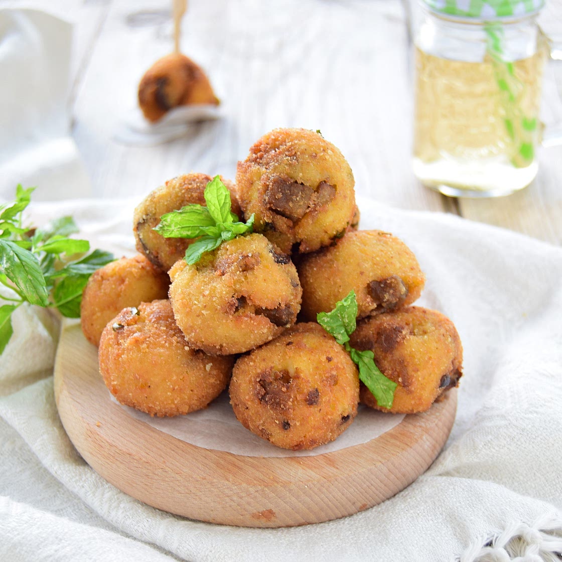 Polpette di cous cous e melanzana alla menta