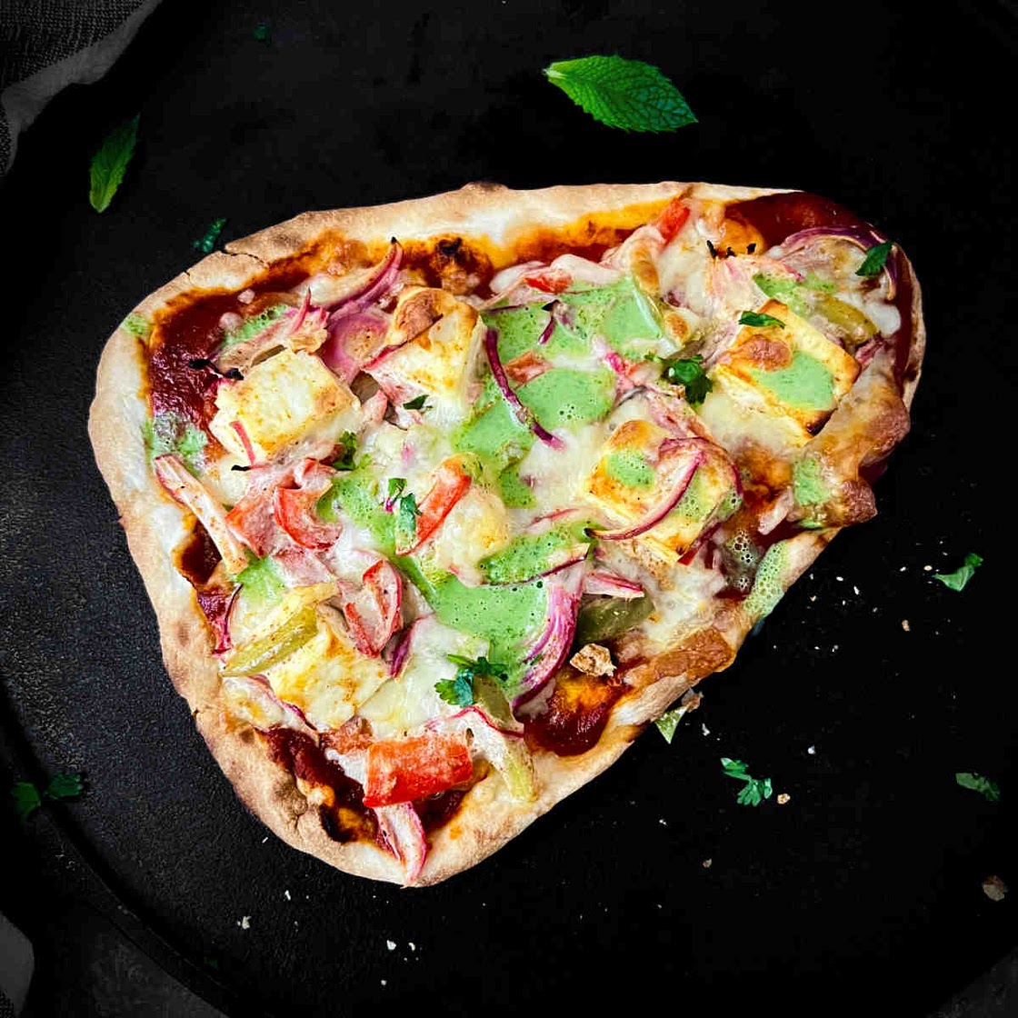 Tandoori Paneer Naan Pizza