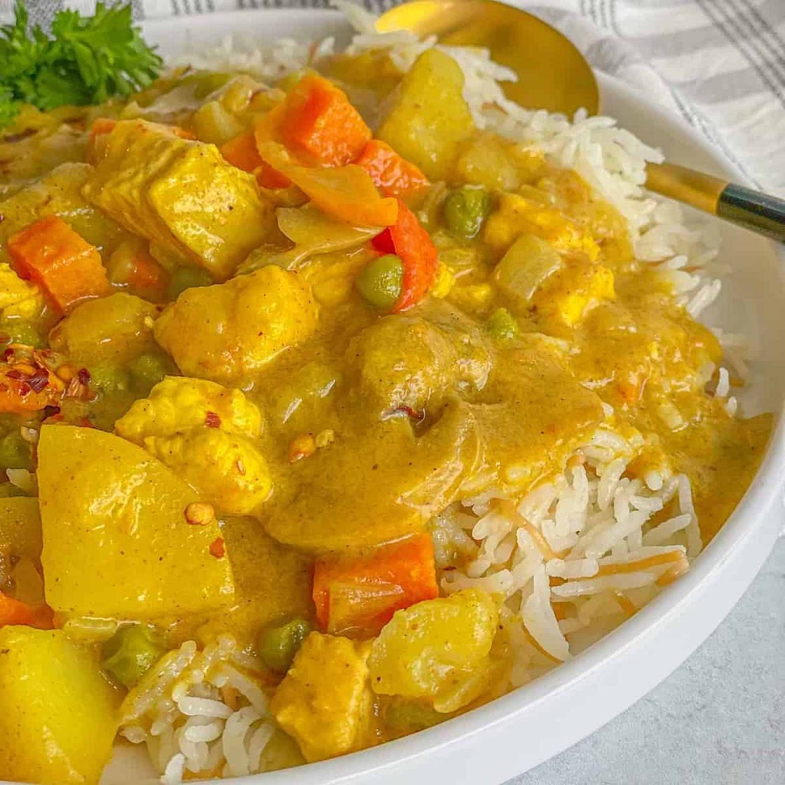 Easy One-Pot Coconut Chicken Curry with Vegetables