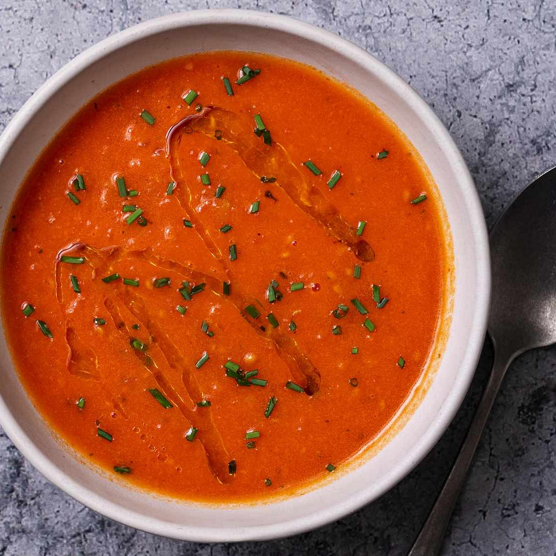 15-Minute Creamy Tomato Soup (Vegan) Recipe