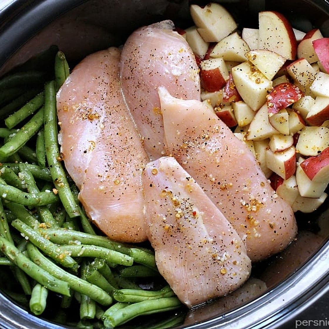 Slow Cooker Chicken Potatoes & Green Beans