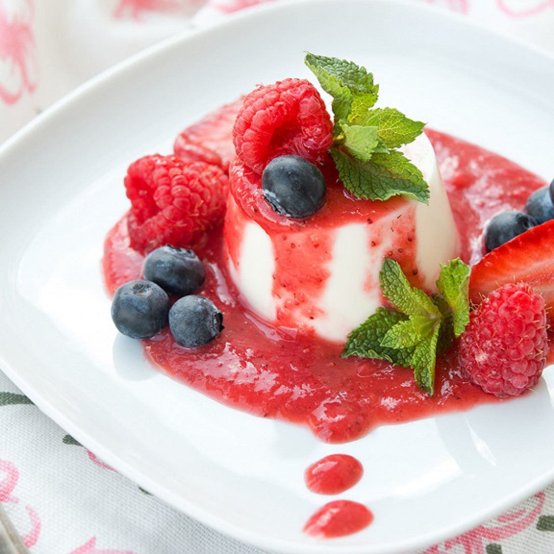 Panna cotta light au coulis de fruits rouges