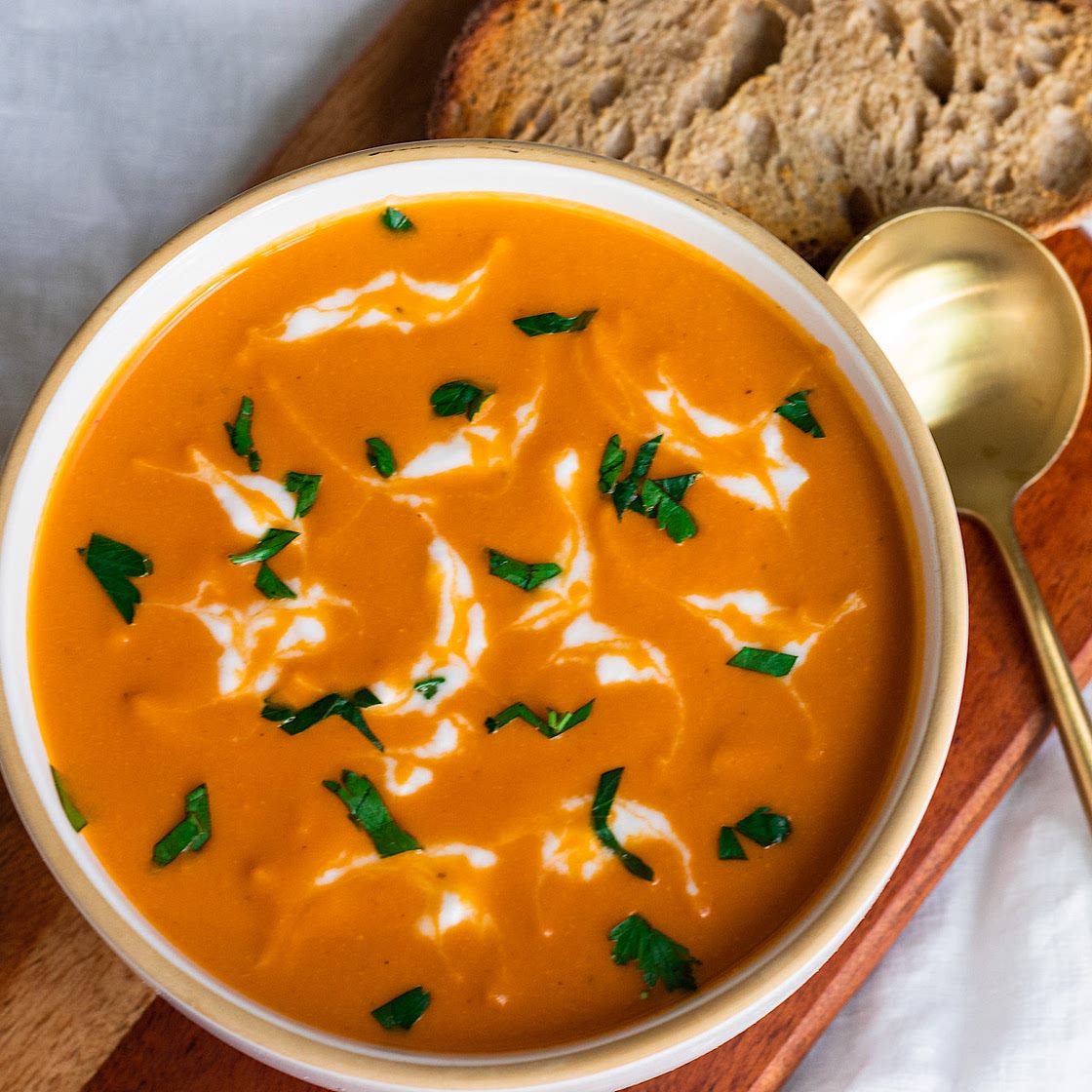 vegan creamy butternut squash tomato soup with cashews