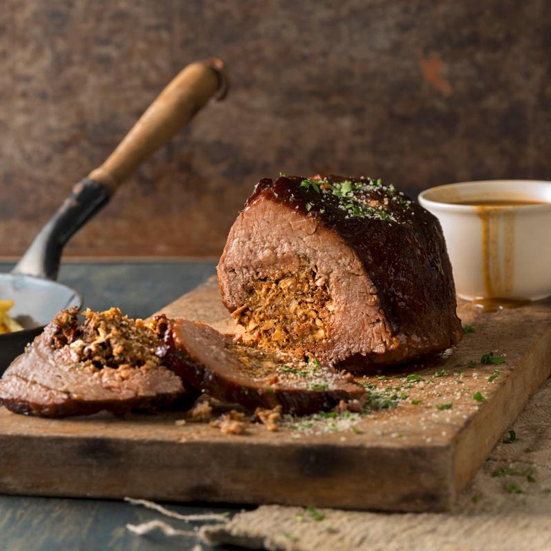 Rindsbraten mit Wurstfüllung