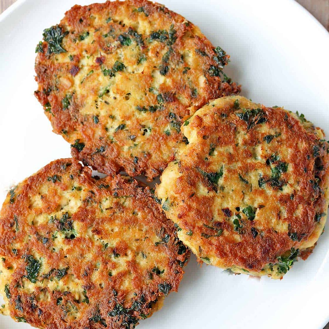 Easy Salmon Cakes (Pan-Fried or Baked)